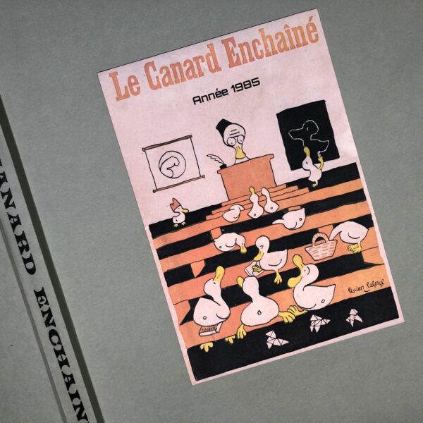 Année 1985 du Canard Enchaîné complète et brochée – Image 3