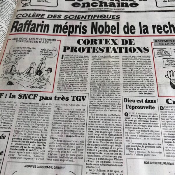 Année 2004 du Canard Enchaîné complète et brochée – Image 7